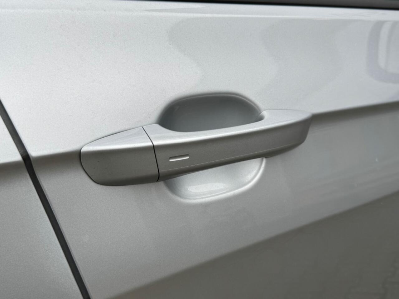 Volkswagen T-Cross 1.0 TSI 115 pk DSG Life Edition - Navi/Apple/Android - camera