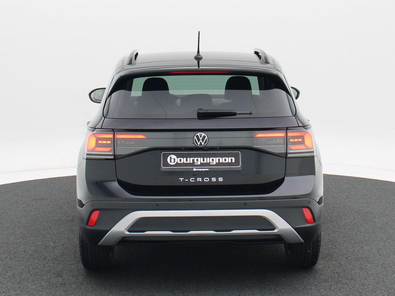 Volkswagen T-Cross Life Edition 1.0 TSI 116 pk | Stoelverwarming | Digitale Cockpit Pro | Camera | Travel Assist |