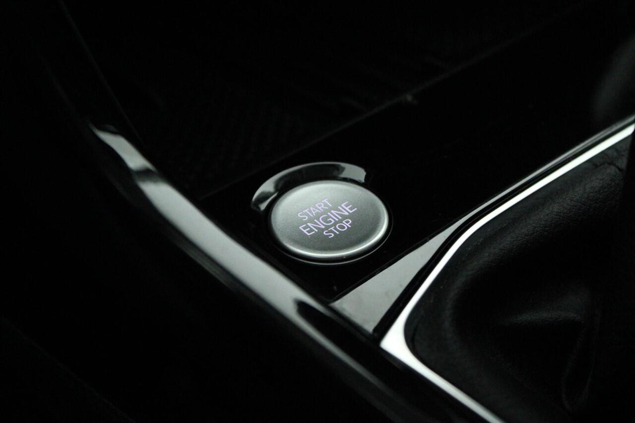 Volkswagen T-Cross 1.0 TSI 116pk DSG Life Edition IQ Light Stoelverwarming Camera Keyless Virtual Cockpit App-Connect