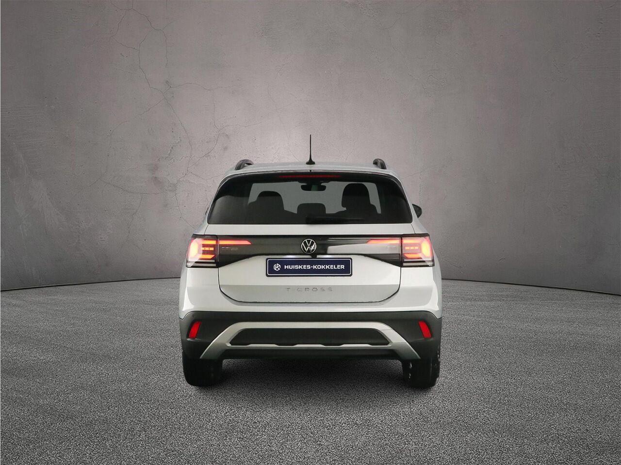 Volkswagen T-Cross Life Edition 1.0 TSI 115pk DSG Automaat Adaptive cruise control, Achteruitrijcamera, LED koplampen, Stoelverwarming, Parkeersensoren, App connect