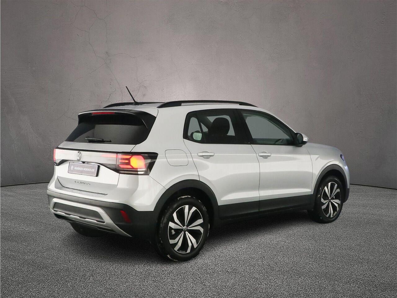 Volkswagen T-Cross Life Edition 1.0 TSI 115pk DSG Automaat Adaptive cruise control, Achteruitrijcamera, LED koplampen, Stoelverwarming, Parkeersensoren, App connect