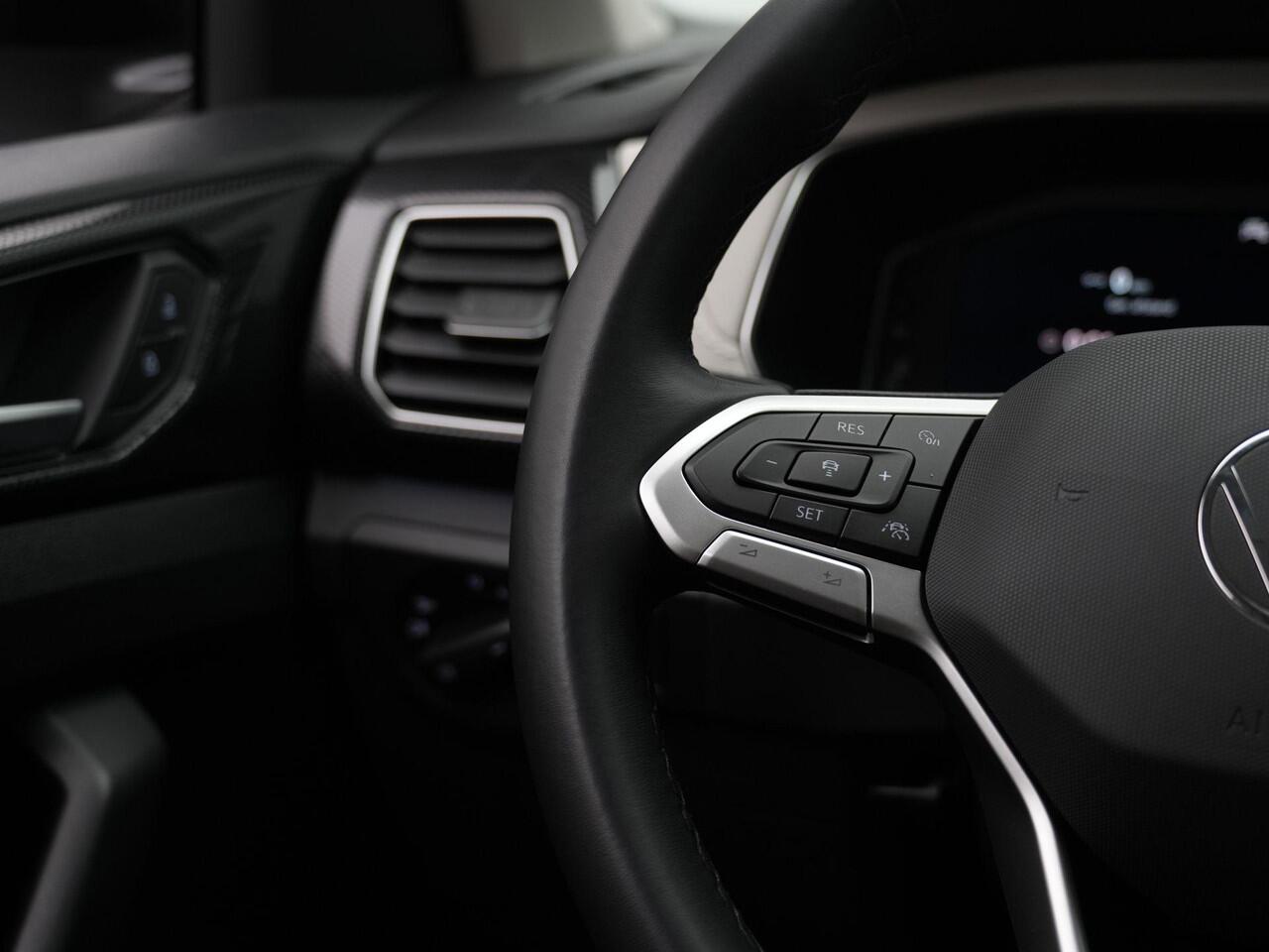 Volkswagen T-Cross 1.0 TSI 115 pk DSG Style | IQ Light | Achteruitrijcamera | Stoelverwarming | Adaptive Cruise | Navigatie