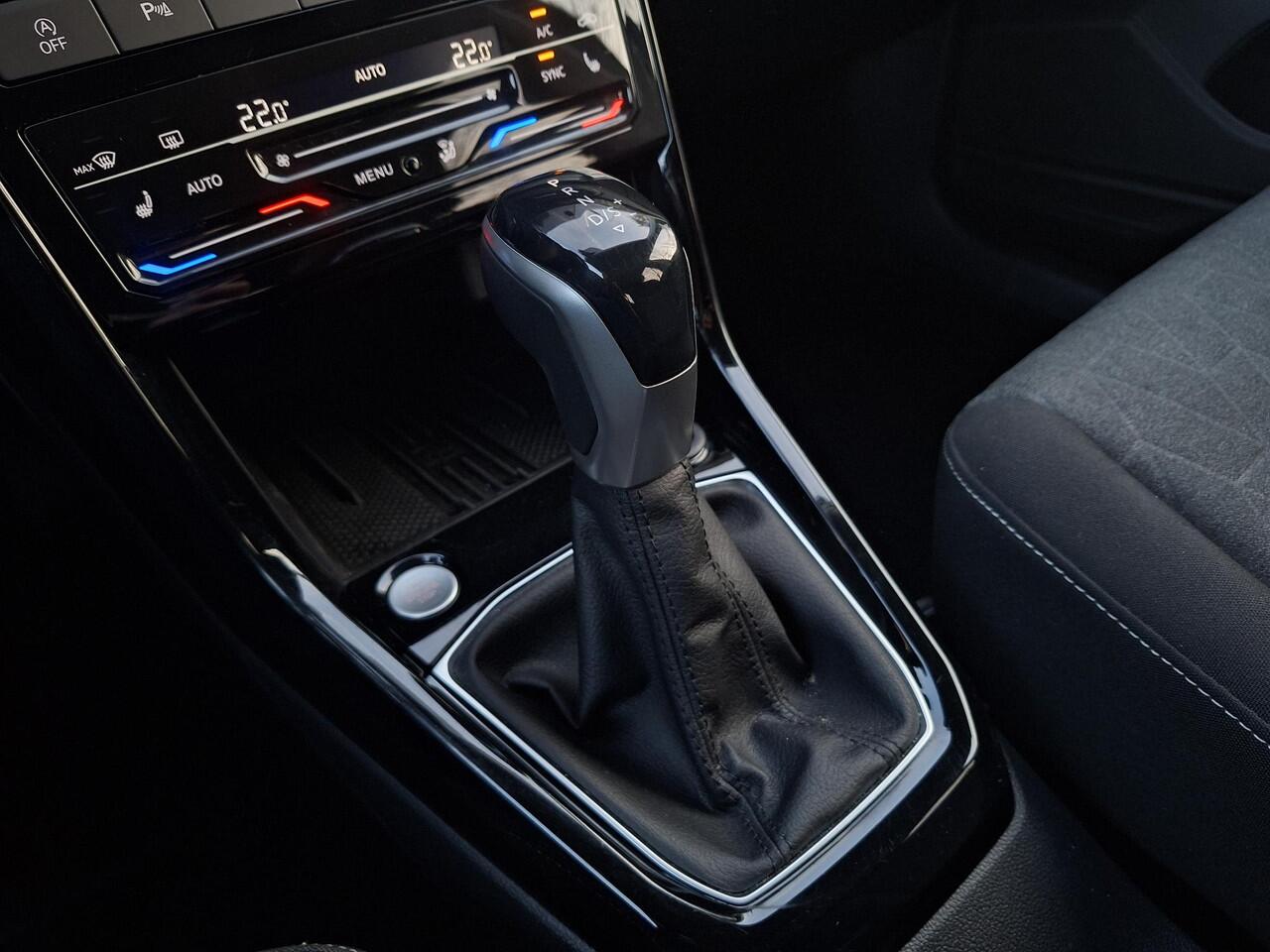 Volkswagen T-Cross 1.0 TSI DSG Life Edition (Camera,Clima,IQ,Winter)