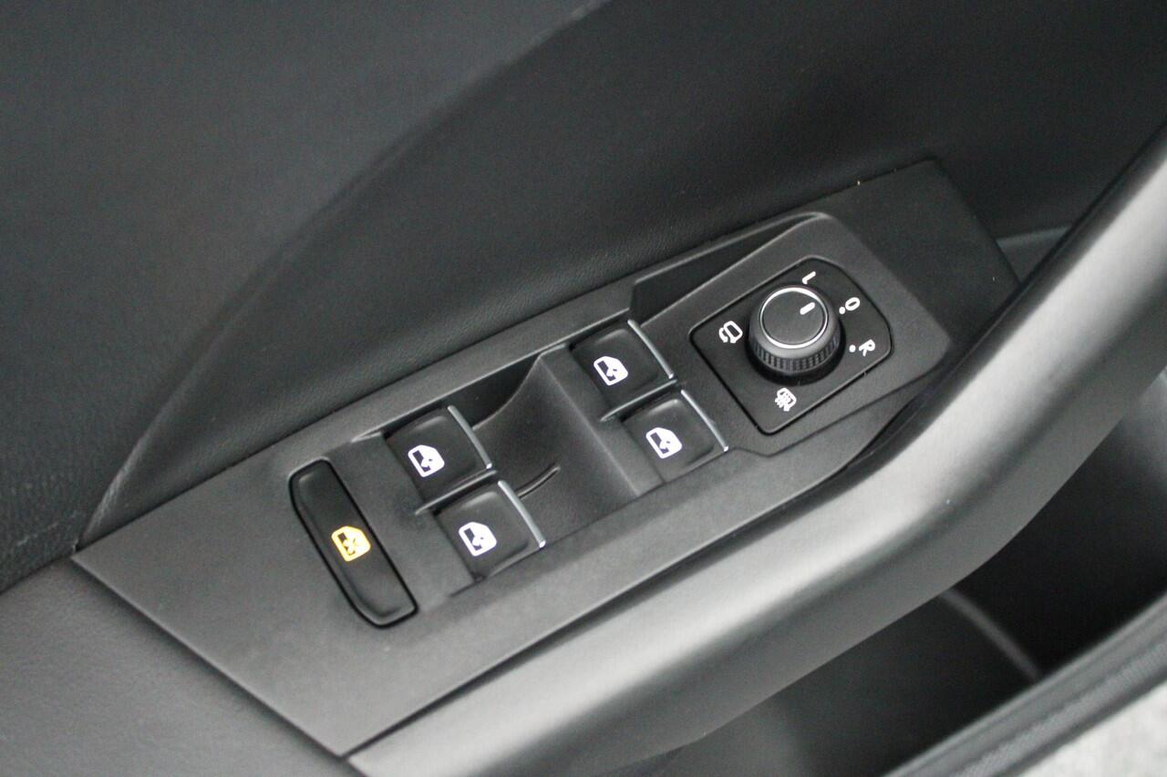 Volkswagen T-Cross 1.0 TSI 116pk DSG R-Line Camera Stoelverwarming Virtual Cockpit Navigatie