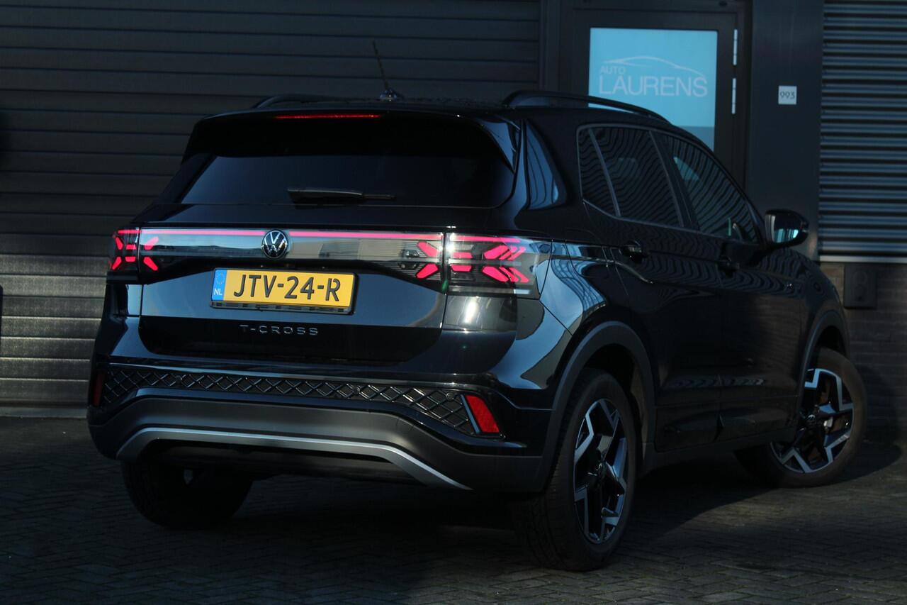 Volkswagen T-Cross 1.5 TSI R-Line Edition | Trekhaak | Stoelverwarming | Adaptieve cruise control | Nette auto