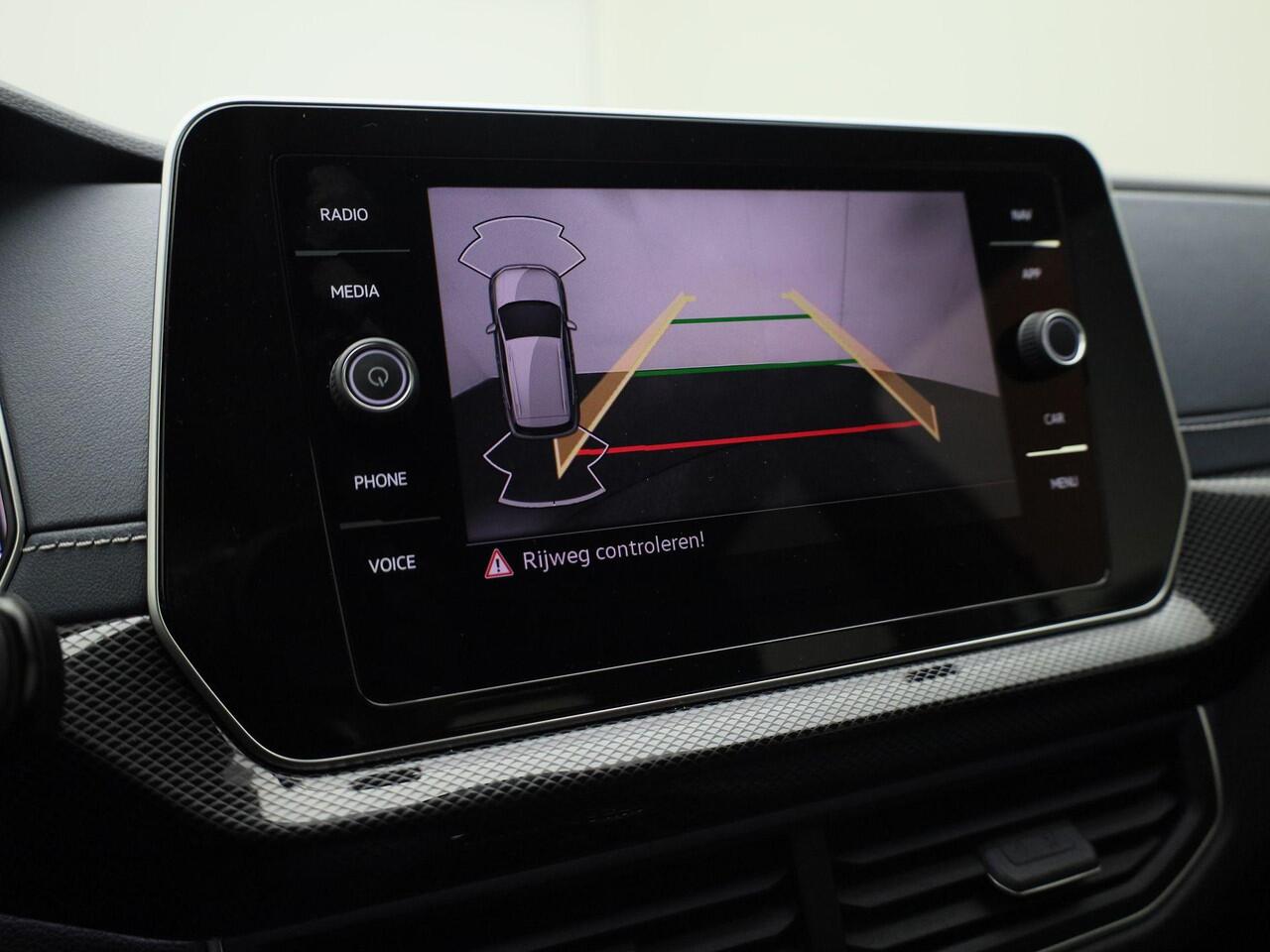 Volkswagen T-Cross 1.0TSI/116PK Style DSG · Camera · Apple/Android Car Play · Navigatie · Stoelverwarming · Garantie t/m 19-12-2026