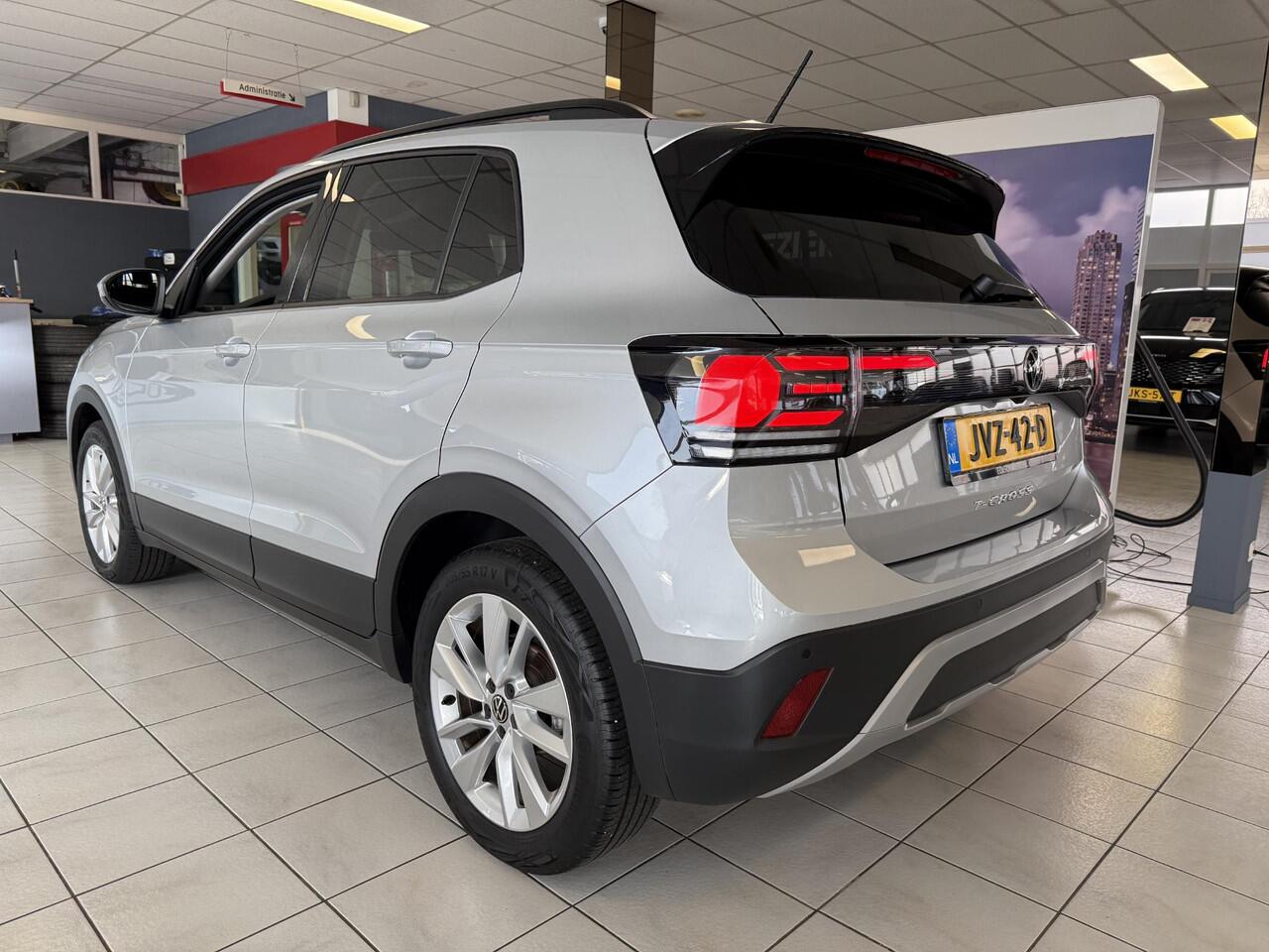 Volkswagen T-Cross 1.0 TSI DSG 116PK Life Edition *CAM*APP*LED*KEYL*