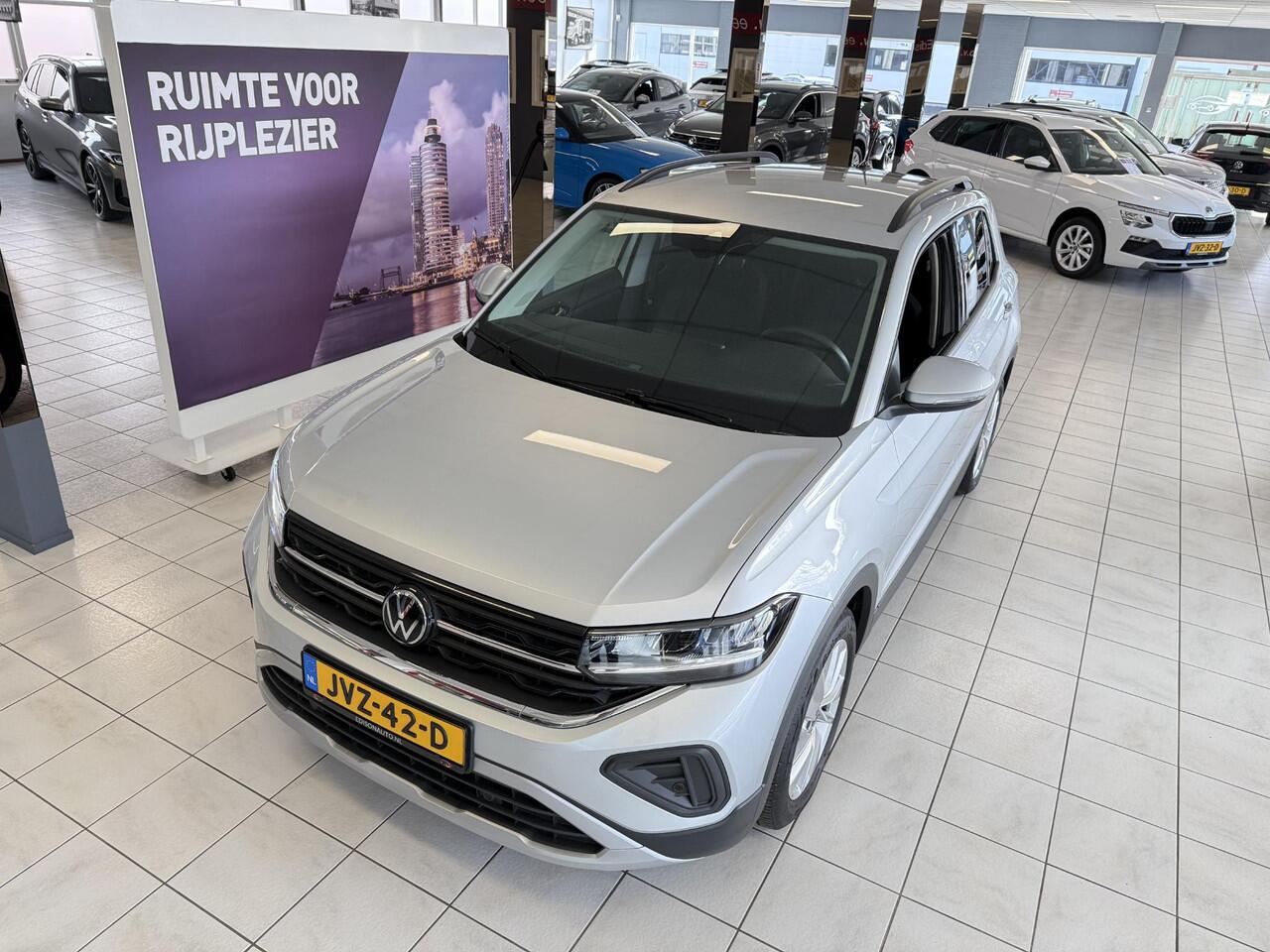 Volkswagen T-Cross 1.0 TSI DSG 116PK Life Edition *CAM*APP*LED*KEYL*