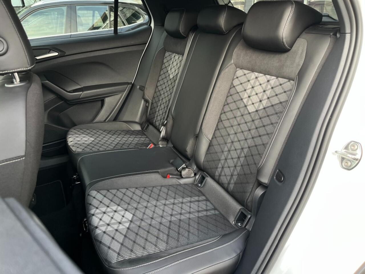 Volkswagen T-Cross 1.5 TSI 150PK R-LINE AFN. TREKH. - CAMERA - AD. CRUISE