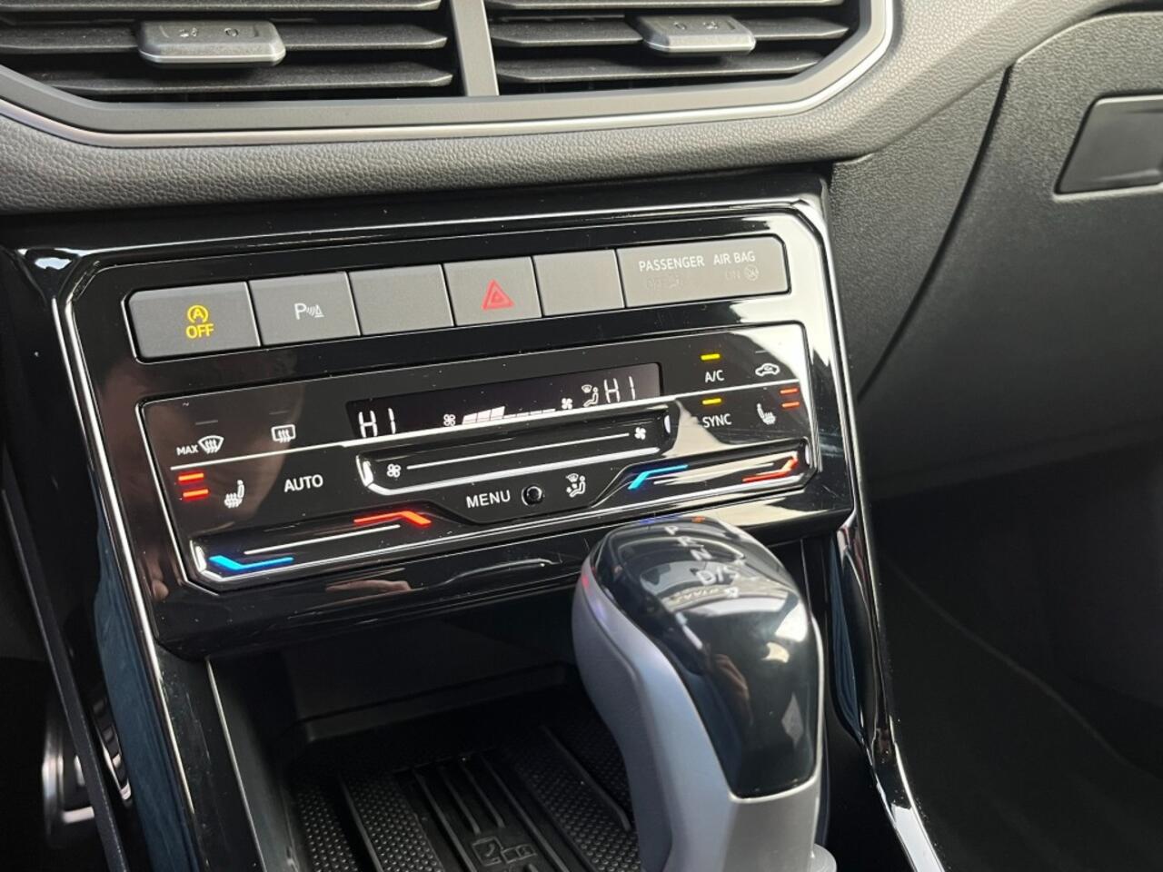 Volkswagen T-Cross 1.5 TSI 150PK R-LINE AFN. TREKH. - CAMERA - AD. CRUISE