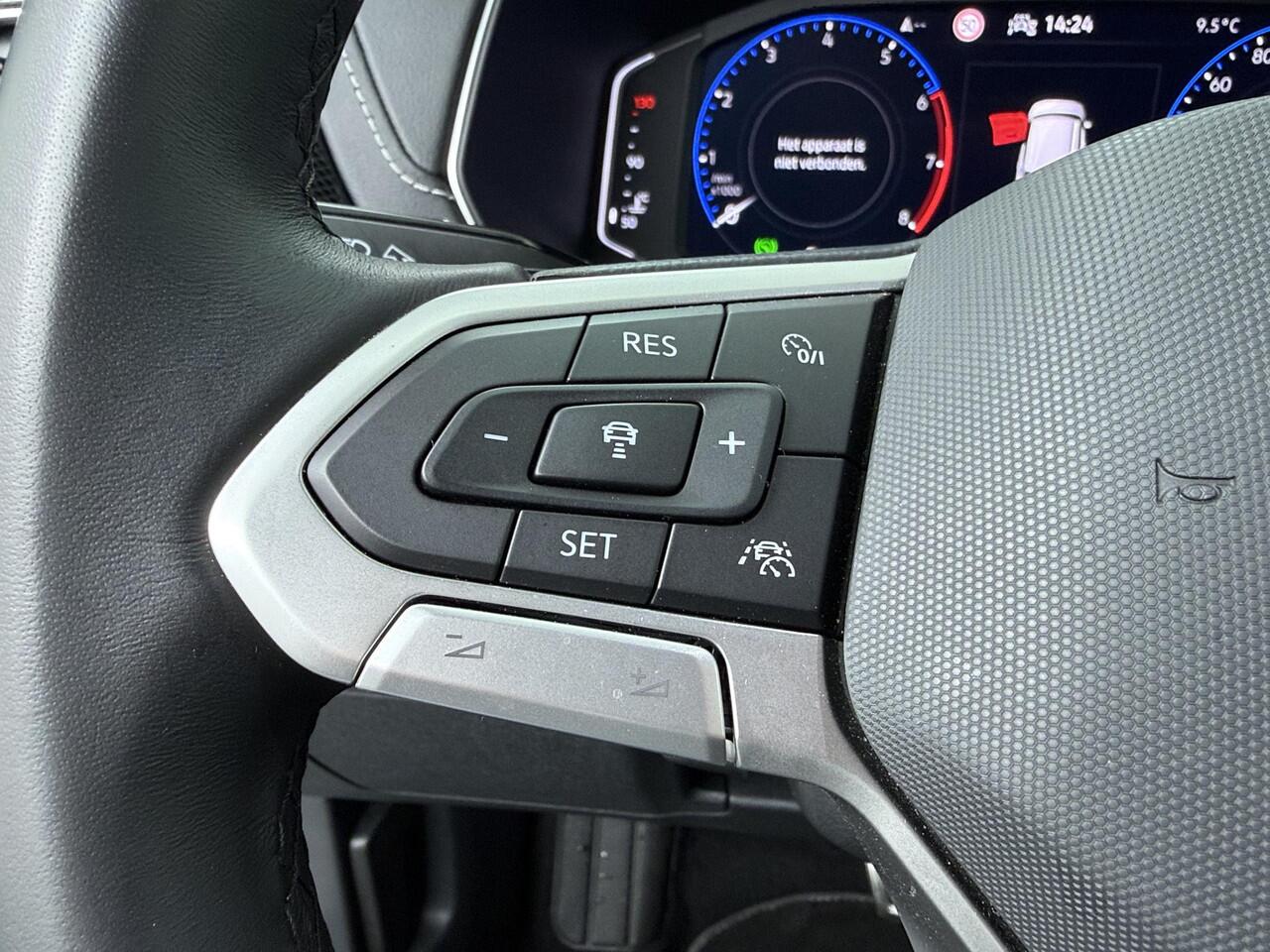 Volkswagen T-Cross 1.5 TSI R-Line Edition | 150 PK | Automaat | Navigatiesysteem | Achteruitrijcamera | Climate control | Matrix LED koplampen IQ.Light |