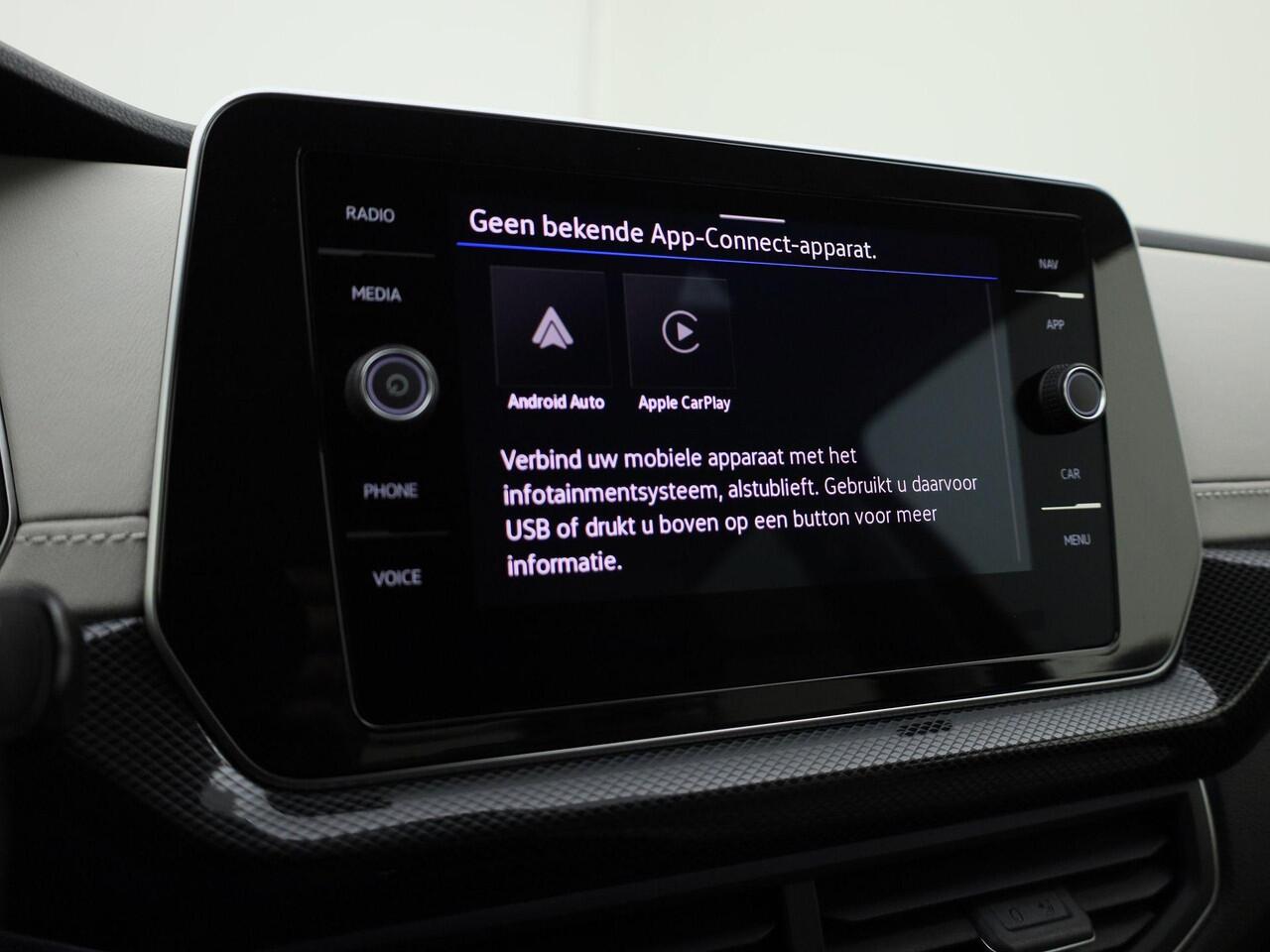 Volkswagen T-Cross 1.0TSI/116PK DSG Style · Navigatie · Apple/Android Car Play · Camera + Parkeersensoren · Stoelverwarming · Garantie t/m 28-11-2026