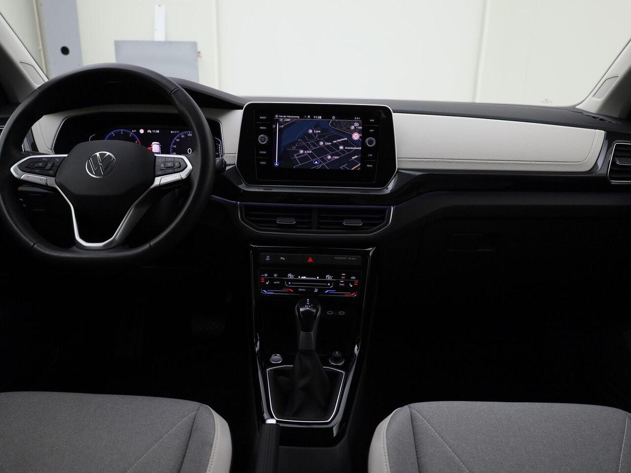 Volkswagen T-Cross 1.0TSI/116PK DSG Style · Navigatie · Apple/Android Car Play · Camera + Parkeersensoren · Stoelverwarming · Garantie t/m 28-11-2026