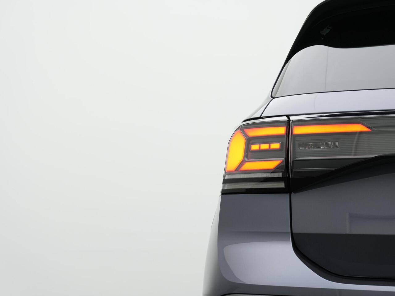 Volkswagen T-Cross 1.0 TSI 115 pk DSG Goal Edition | Trekhaak | Stoelverwarming | Adaptive Cruise | Navigatie