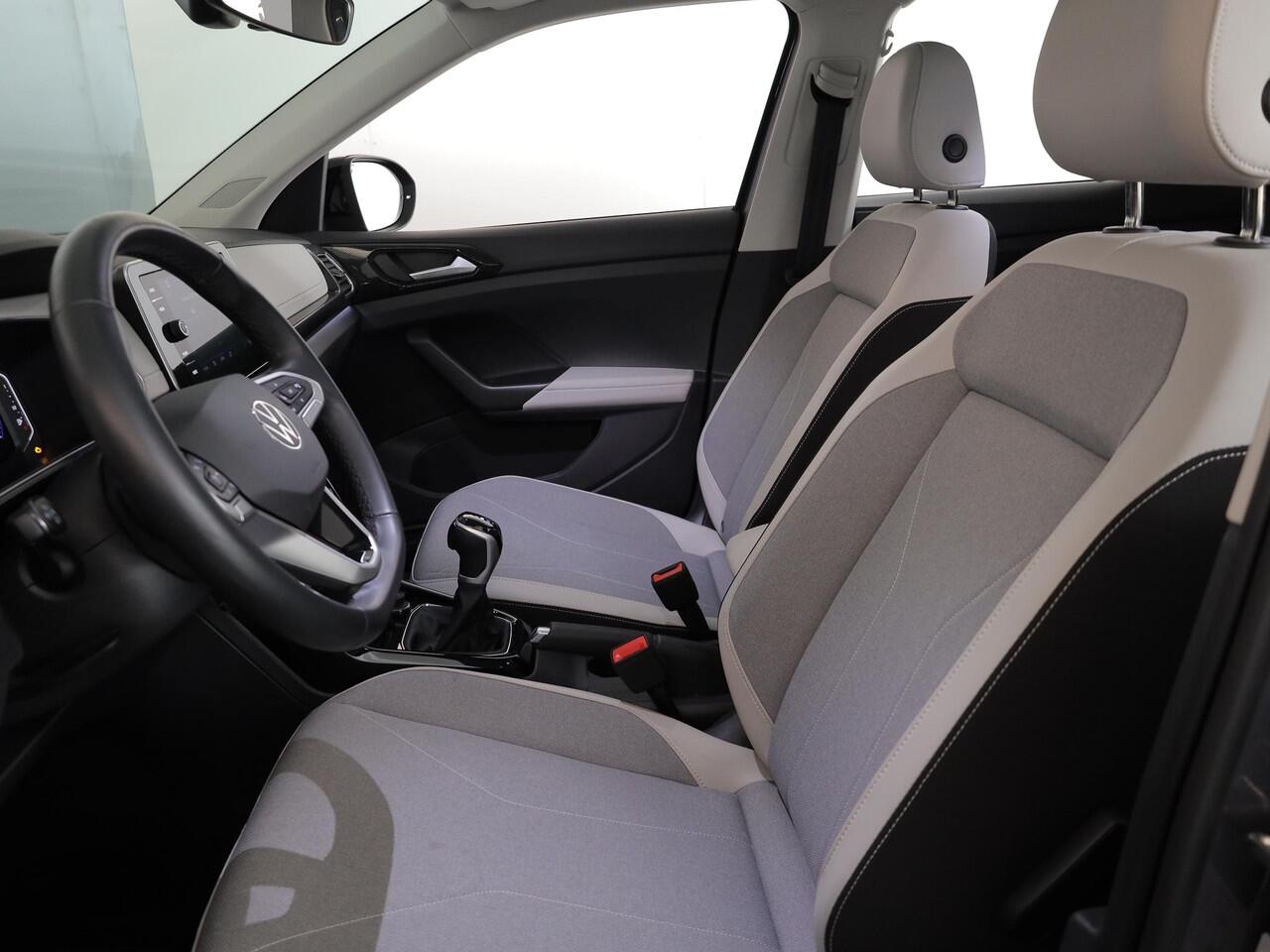 Volkswagen T-Cross 1.0 TSI Style 115PK DSG | Navigatie | Parkeercamera | 18"LM velgen | Matrix koplampen |