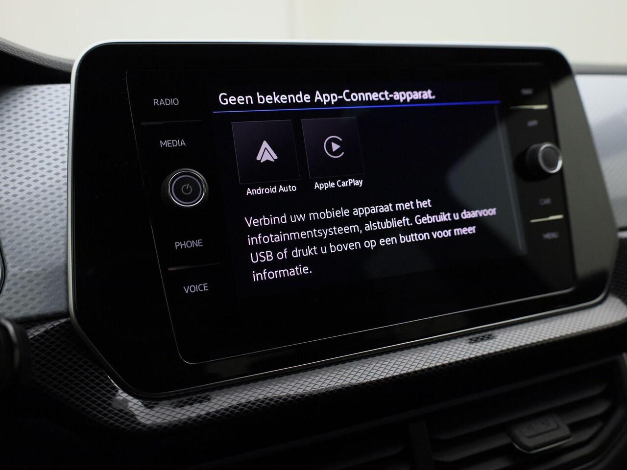 Volkswagen T-Cross 1.0TSI/116PK Goal DSG · Navigatie · Trekhaak · Apple/Android Car Play · Garantie t/m 17-04-2027