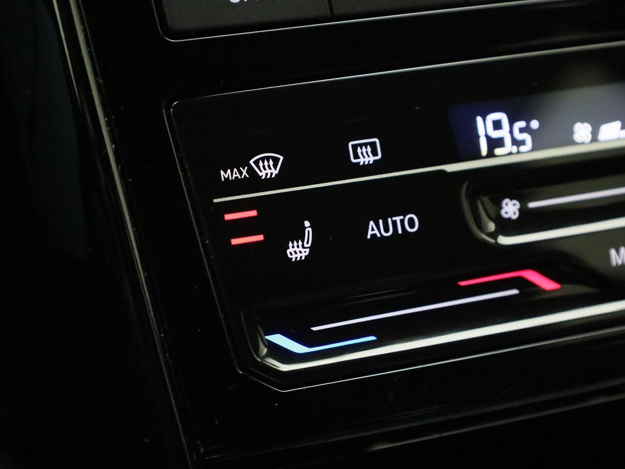 Volkswagen T-Cross 1.0TSI/116PK Goal DSG · Navigatie · Trekhaak · Apple/Android Car Play · Garantie t/m 17-04-2027