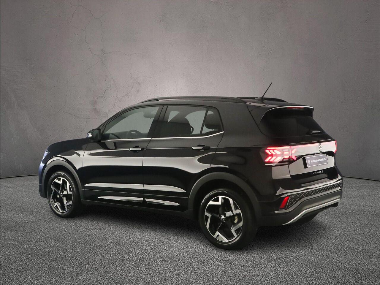 Volkswagen T-Cross R-Line Edition 1.5 TSI 150pk DSG Automaat Trekhaak, Adaptive cruise control, Achteruitrijcamera, LED matrix koplampen, Navigatie, Parkeersensoren