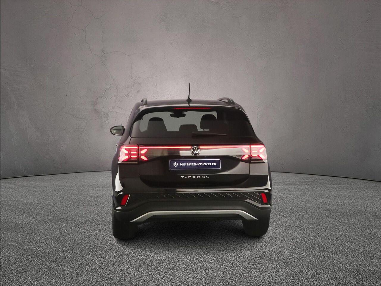 Volkswagen T-Cross R-Line Edition 1.5 TSI 150pk DSG Automaat Trekhaak, Adaptive cruise control, Achteruitrijcamera, LED matrix koplampen, Navigatie, Parkeersensoren