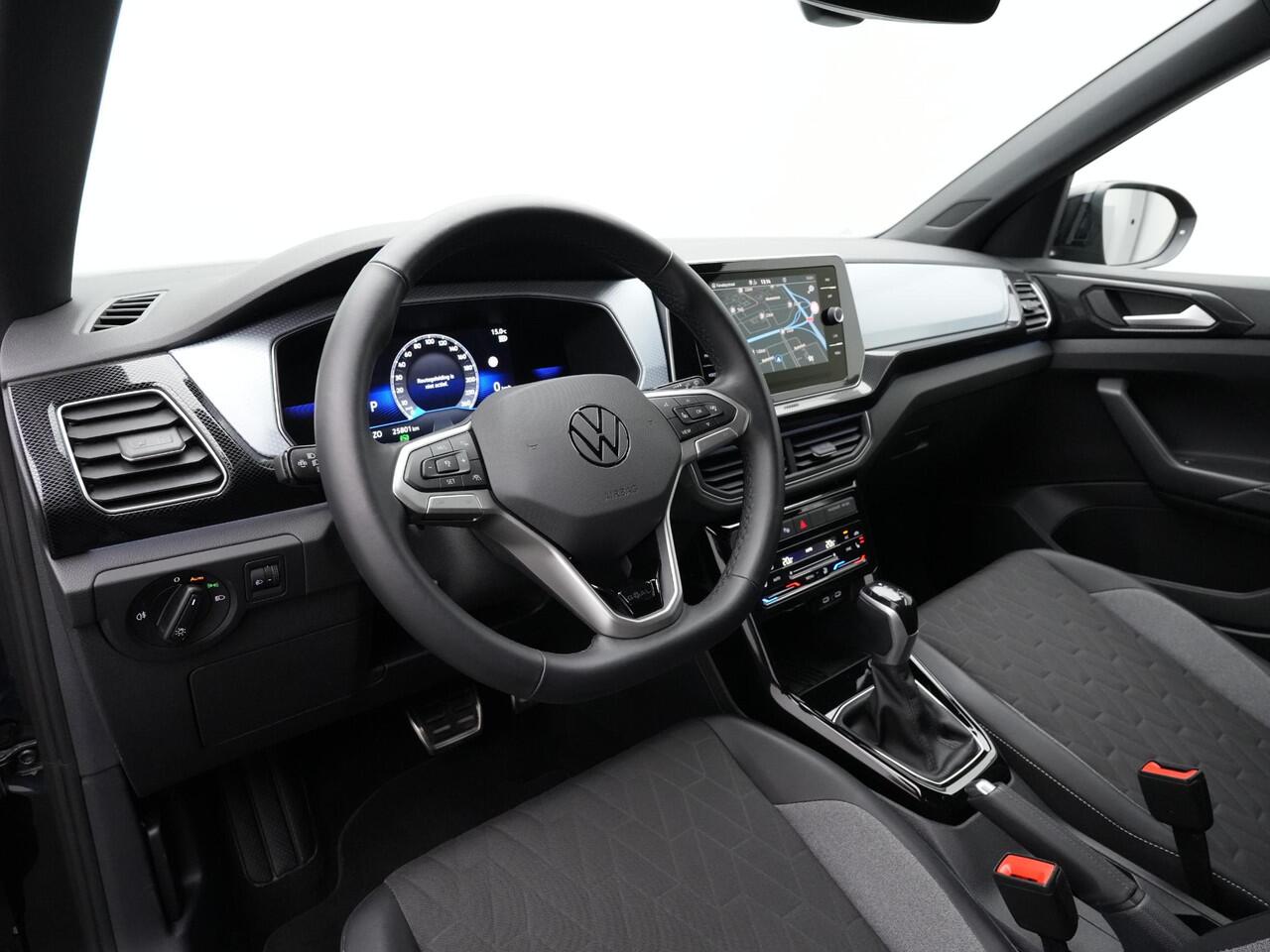 Volkswagen T-Cross 1.0 TSI 115 pk DSG Life Goal Edition | Trekhaak | Stoelverwarming | Adaptive Cruise | Navigatie | Leder/stof