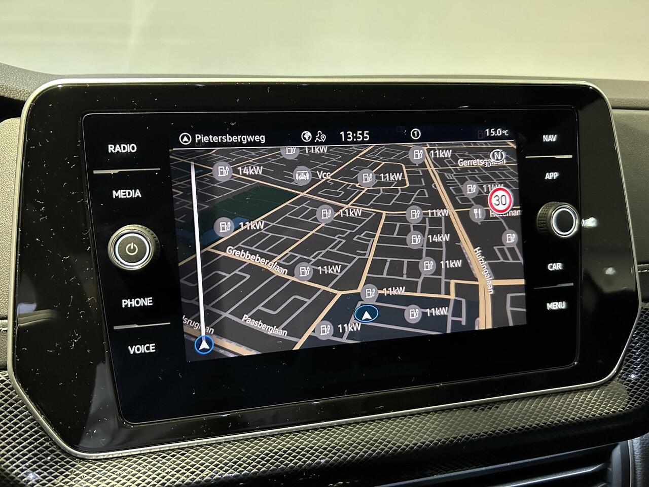 Volkswagen T-Cross 1.5 TSI R-Line Edition | Navigatie | Trekhaak | Stoelverwarming | Adaptieve cruise control |