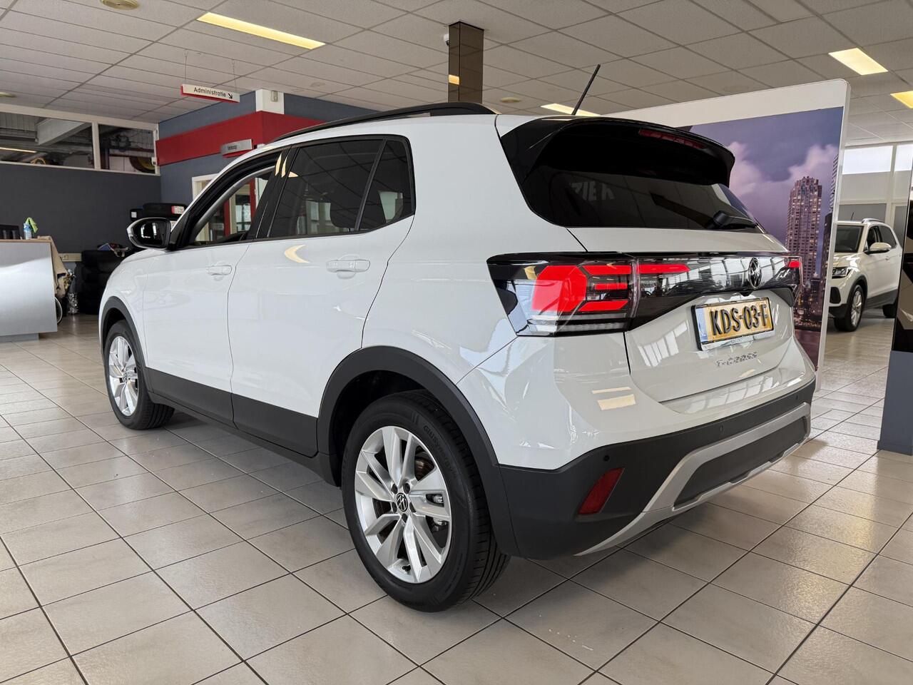 Volkswagen T-Cross 1.0 TSI 116PK Life Edition *CAM*APP*CLIMATE*KEYL*