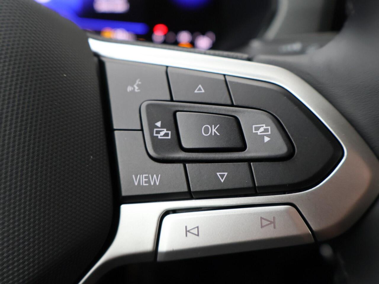 Volkswagen T-Cross Life Edition 1.0 70 kW / 95 pk TSI SUV 5 versn. Ha | Trekhaak afneembaar | Climatronic |