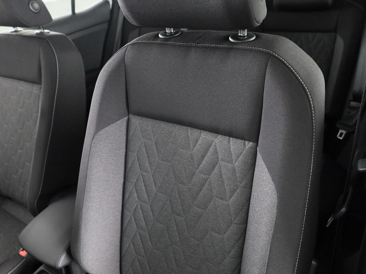 Volkswagen T-Cross Life Edition 1.0 TSI 116 PK DSG | Climatronic | Stoelverwarming | Camera |