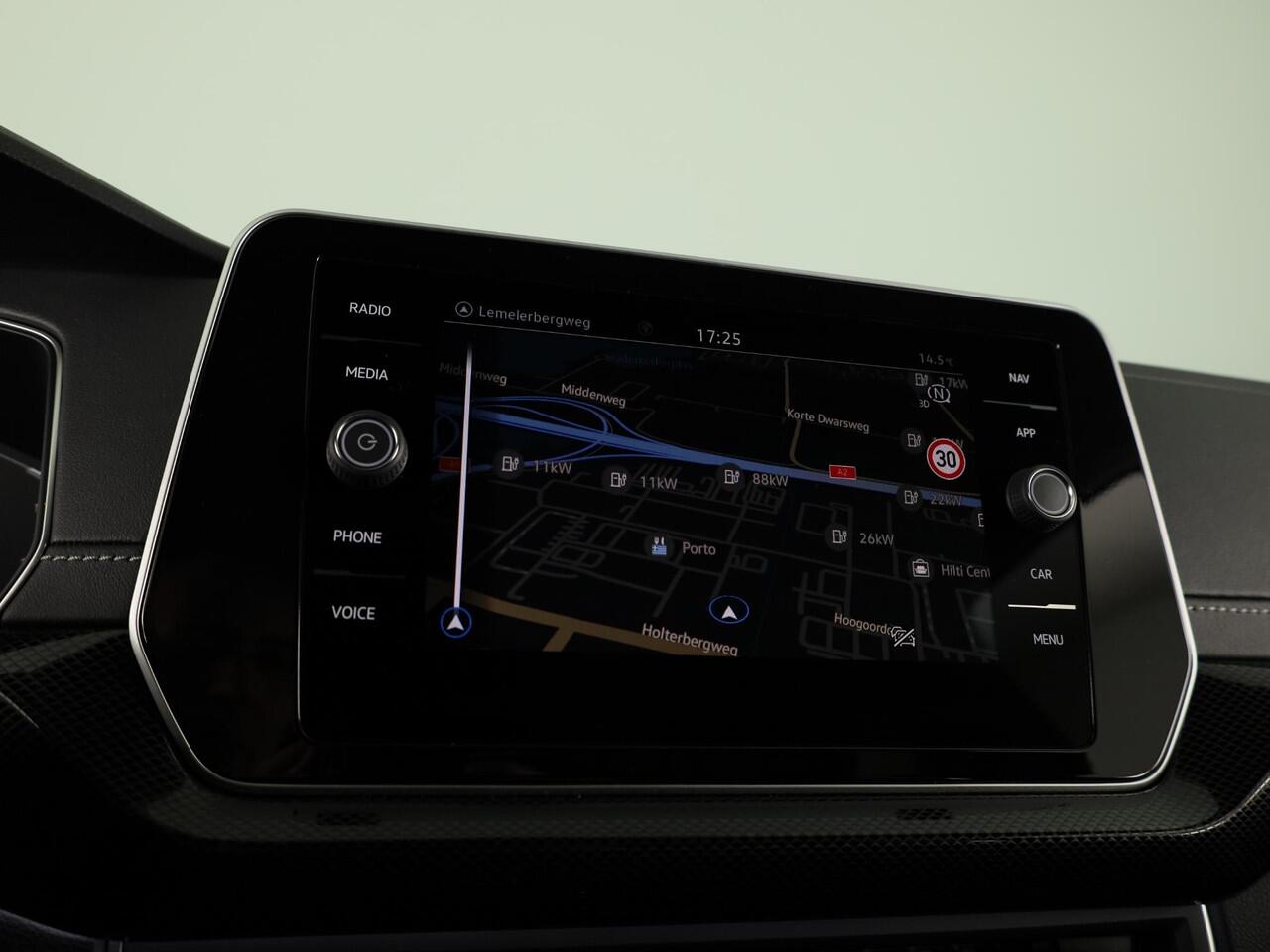 Volkswagen T-Cross R-Line Edition 1.0 TSI 116 PK DSG | 18" LM | Camera | Stoelverwarming | IQ.Light |