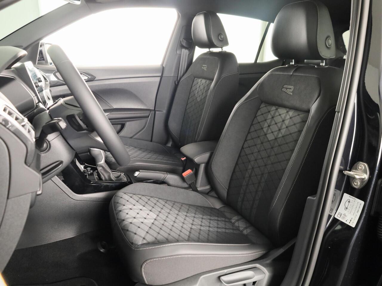 Volkswagen T-Cross R-Line Edition 1.0 TSI 116 PK DSG | 18" LM | Camera | Stoelverwarming | IQ.Light |