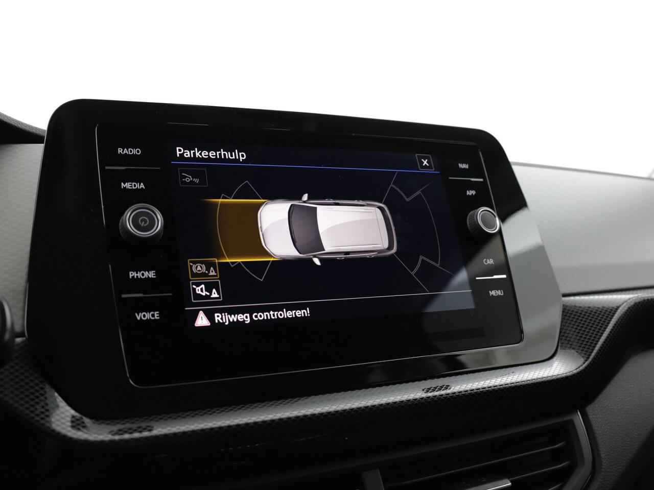 Volkswagen T-Cross Life Edition 1.0 TSI 95 PK 5 versn. Hand · Comfort pakket · Parkeersensoren voor en achter ·