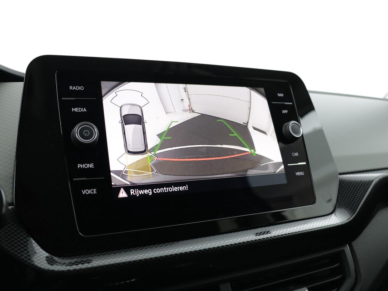 Volkswagen T-Cross Life Edition 1.0 TSI 95 PK 5 versn. Hand · Comfort pakket · Parkeersensoren voor en achter ·