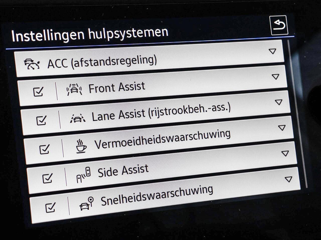 Volkswagen T-Cross Life Edition 1.0 TSI 95 PK 5 versn. Hand · Comfort pakket · Parkeersensoren voor en achter ·