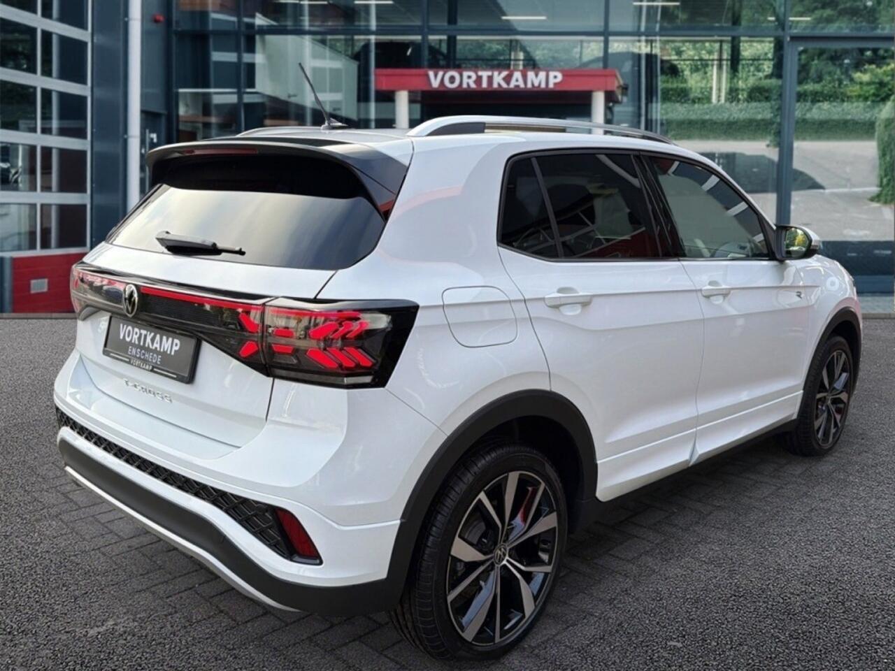 Volkswagen T-Cross 1.5 TSI DSG R-LINE TREKHAAK/CAMERA/CARPLAY/ACC/STOELVERW