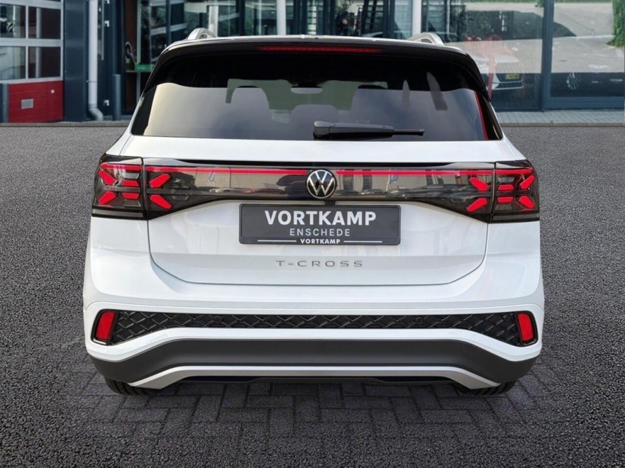Volkswagen T-Cross 1.5 TSI DSG R-LINE TREKHAAK/CAMERA/CARPLAY/ACC/STOELVERW