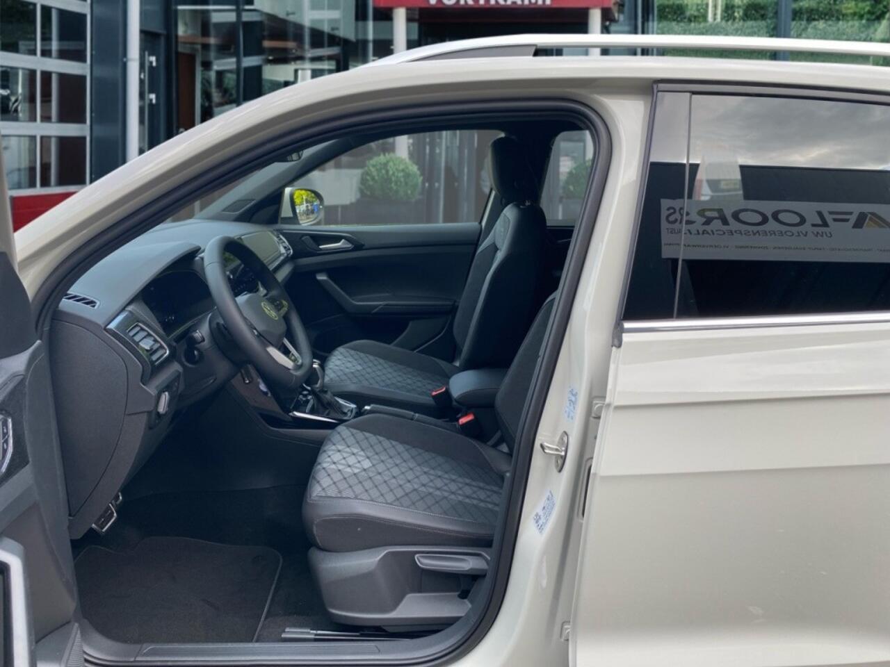 Volkswagen T-Cross 1.5 TSI DSG R-LINE TREKHAAK/CAMERA/CARPLAY/ACC/STOELVERW