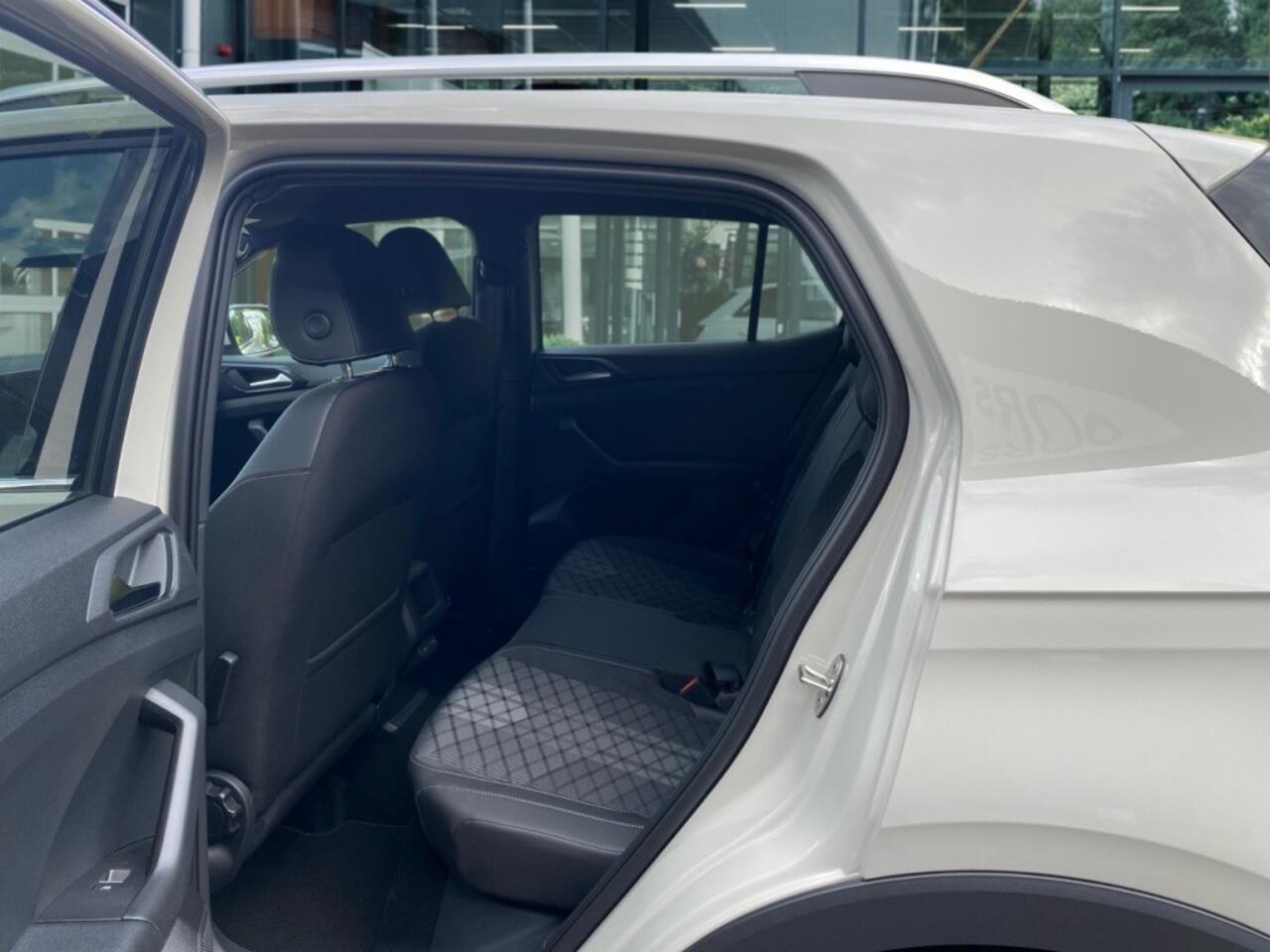 Volkswagen T-Cross 1.5 TSI DSG R-LINE TREKHAAK/CAMERA/CARPLAY/ACC/STOELVERW