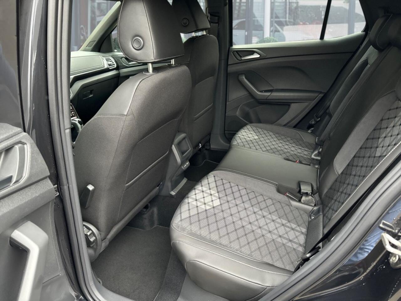 Volkswagen T-Cross 1.5 TSI DSG R-LINE AFN.TREKHAAK/IQ-LIGHTS/CAMERA/ACC/KEY-LESS