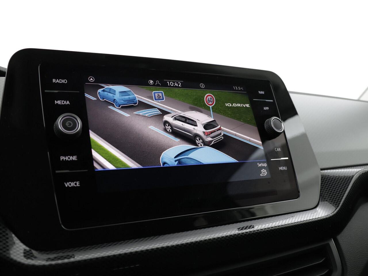 Volkswagen T-Cross Life Edition 1.0 TSI 95 PK 5 versn. Hand · Comfort pakket · Airconditioning automatisch, 2-zone (Climatronic) ·