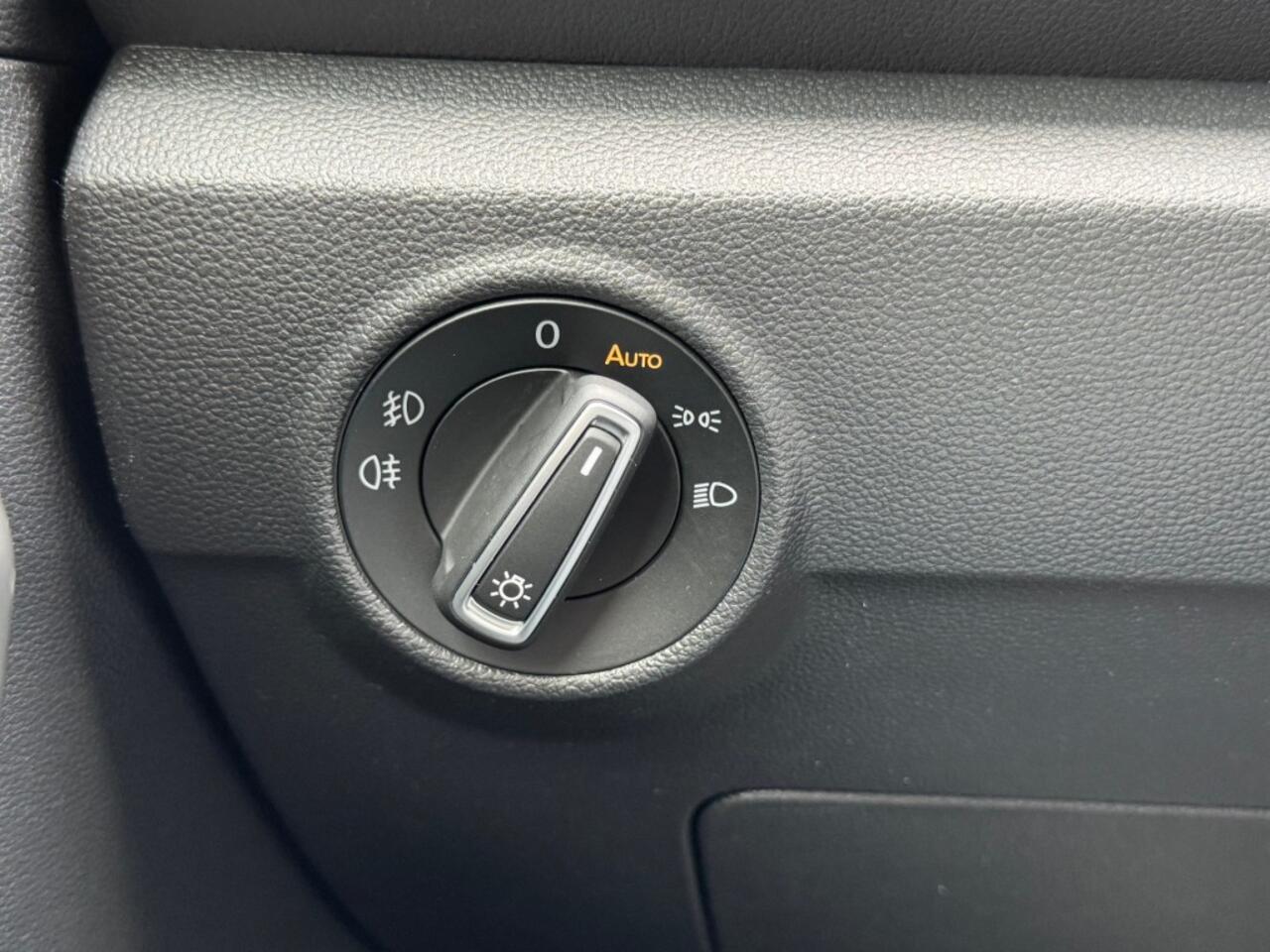 Volkswagen T-Roc 1.0 TSI 115 pk Style - Navigatie orgineel