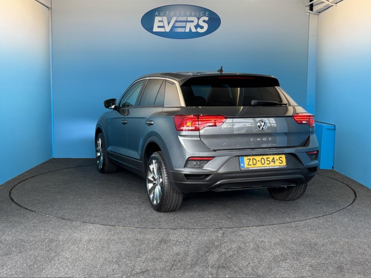 Volkswagen T-Roc 1.5 TSI Sport AUTOMAAT, 18' LM velgen
