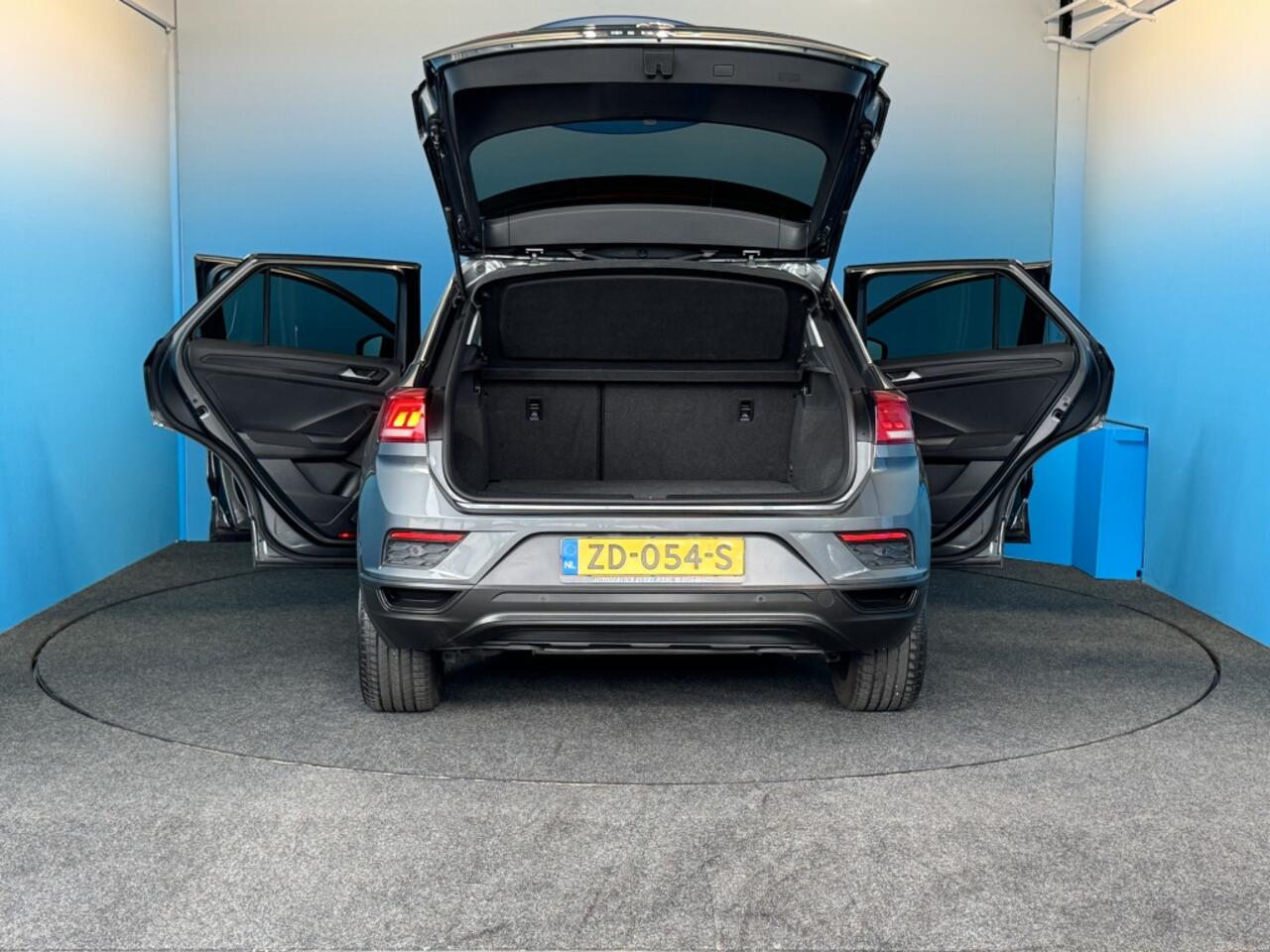 Volkswagen T-Roc 1.5 TSI Sport AUTOMAAT, 18' LM velgen