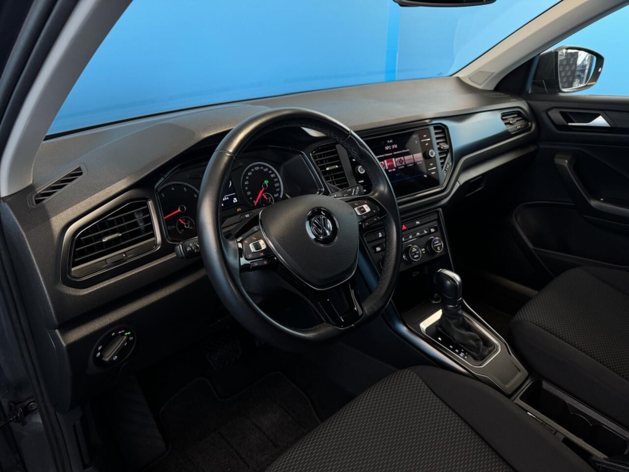 Volkswagen T-Roc 1.5 TSI Sport AUTOMAAT, 18' LM velgen