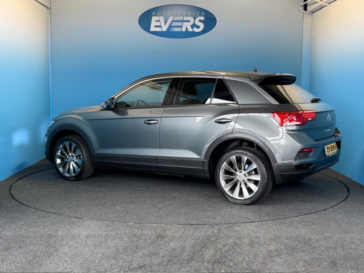 Volkswagen T-Roc 1.5 TSI Sport AUTOMAAT, 18' LM velgen