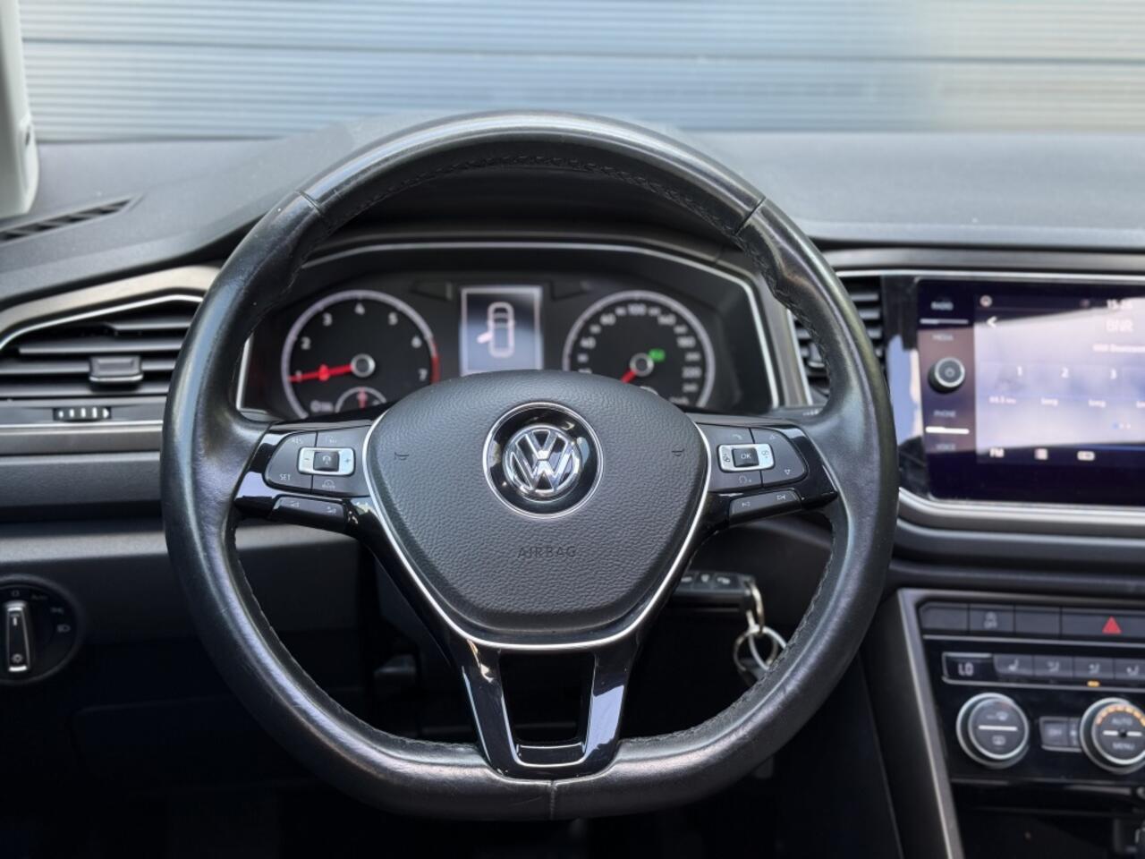 Volkswagen T-Roc 1.5 TSI Style PANO | XENON | LED | BEATS | CARPLAY | LANE | ACC