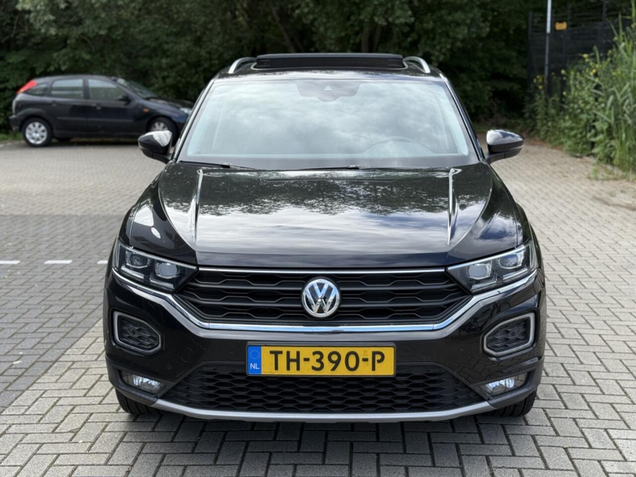 Volkswagen T-Roc 1.5 TSI Style PANO | XENON | LED | BEATS | CARPLAY | LANE | ACC