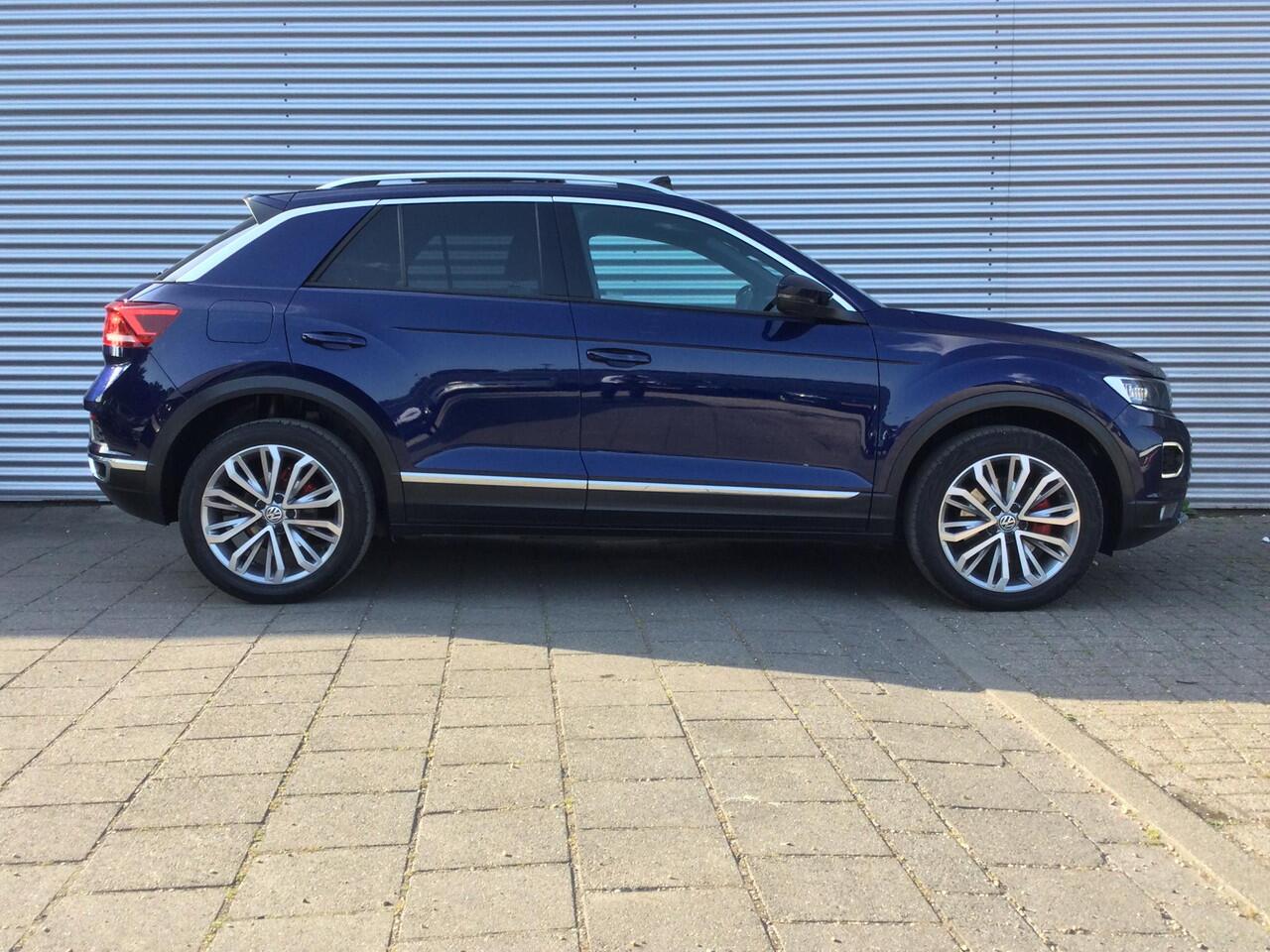 Volkswagen T-Roc 1.5 TSI Sport | Digitaal Dashboard | Trekhaak | Schuifdak | Camera |