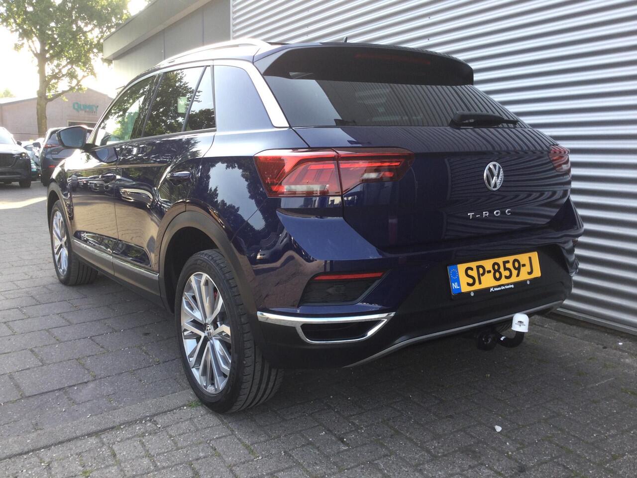 Volkswagen T-Roc 1.5 TSI Sport | Digitaal Dashboard | Trekhaak | Schuifdak | Camera |
