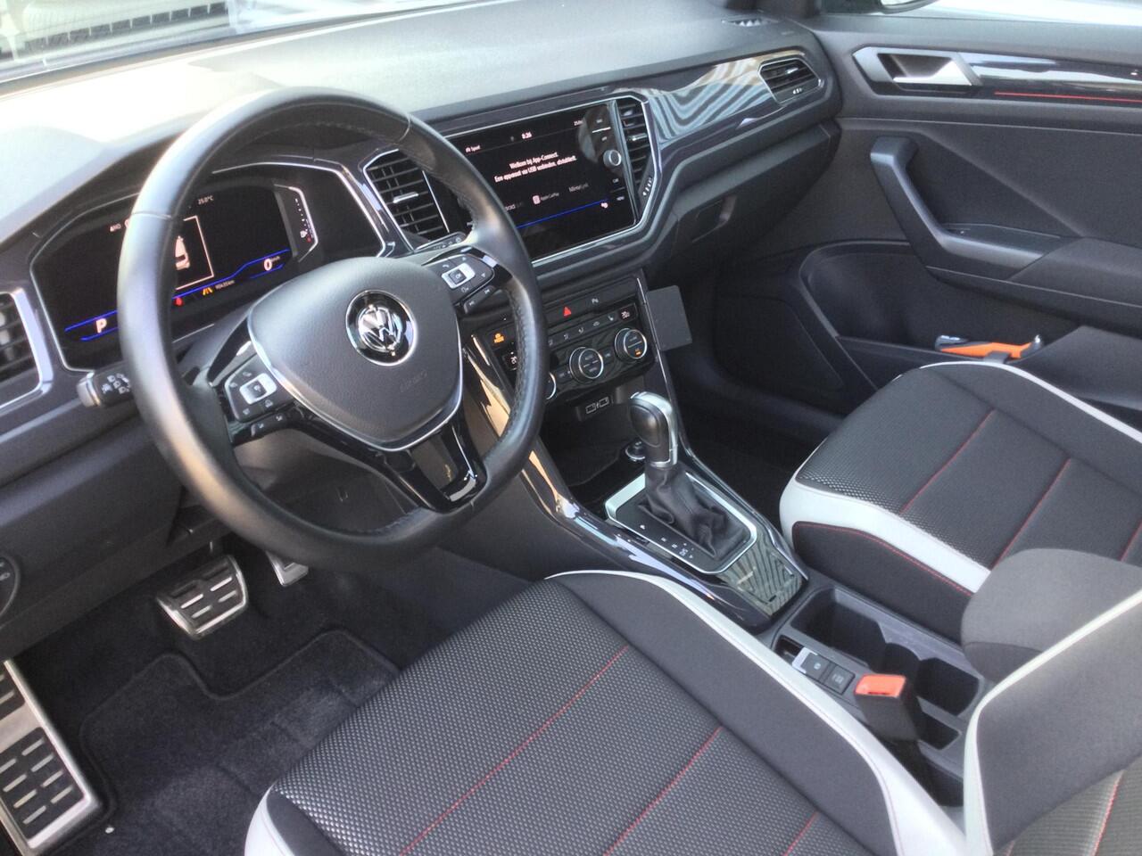 Volkswagen T-Roc 1.5 TSI Sport | Digitaal Dashboard | Trekhaak | Schuifdak | Camera |