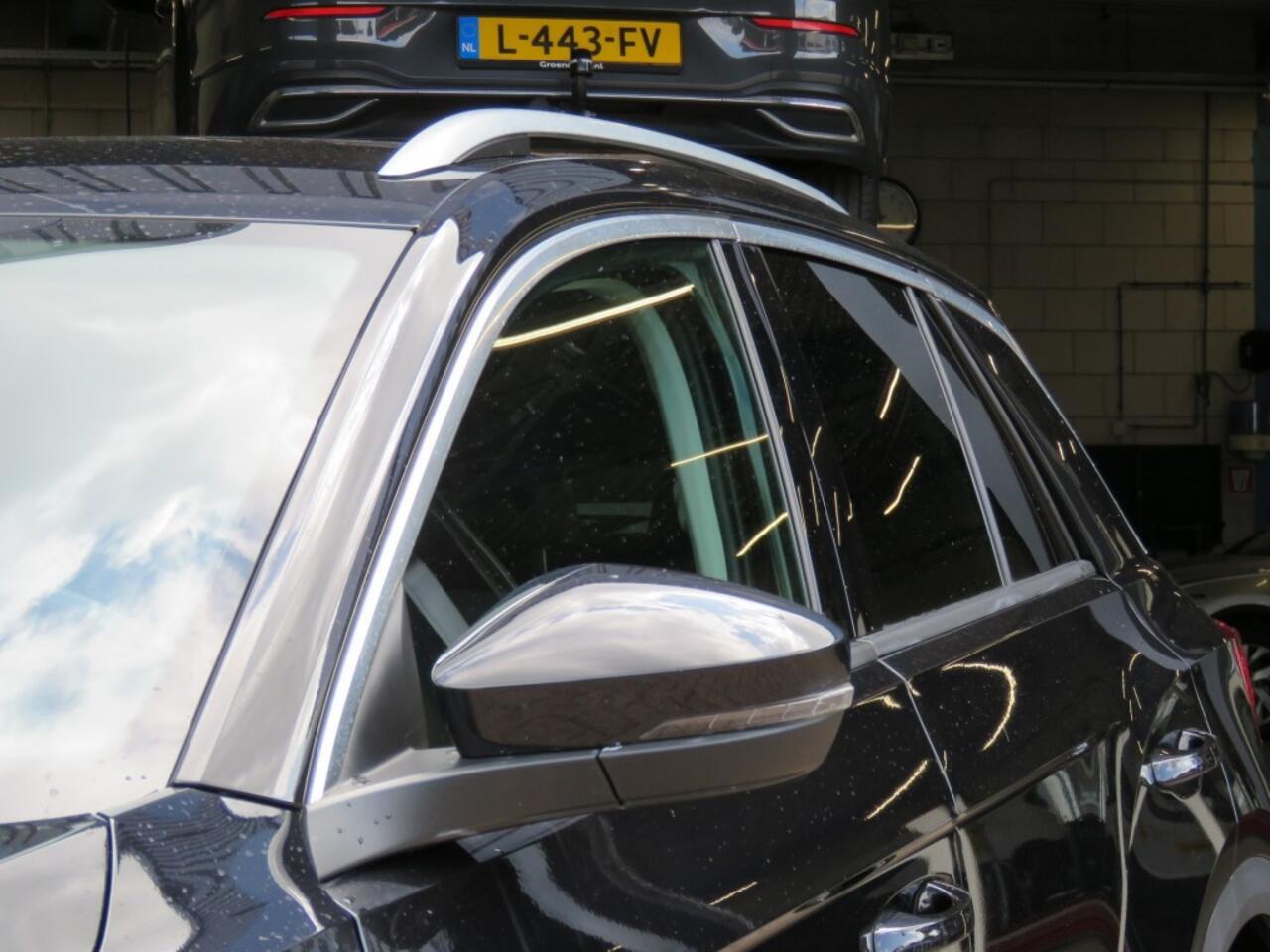 Volkswagen T-Roc 1.0 TSI 115pk STYLE / Digitaal dash. / Led / Elec.achterklep / Camera / 17 Inch / BOVAG garantie